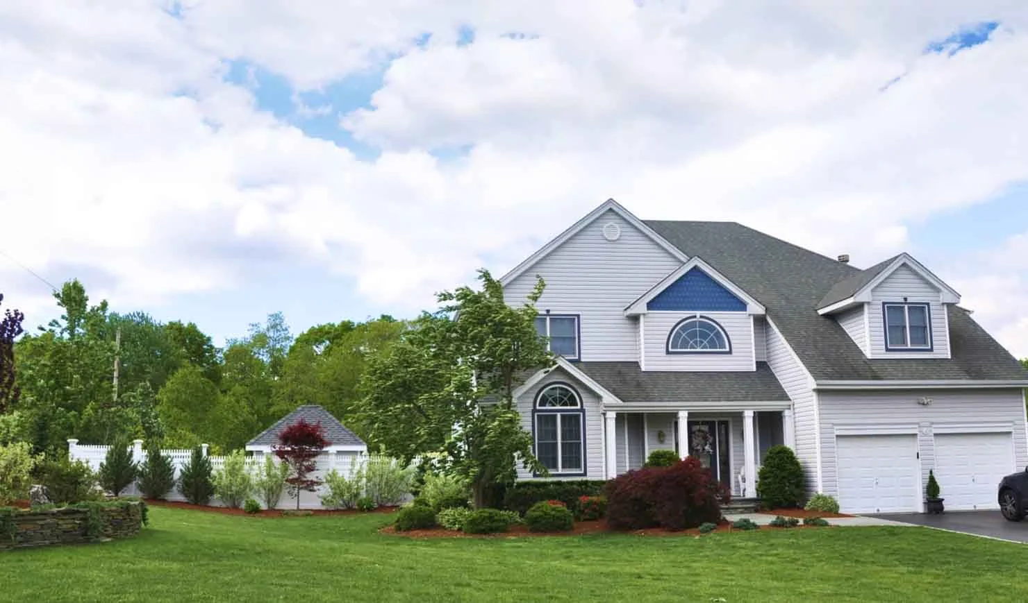 Choosing the right roofing material for your Blue Springs home.